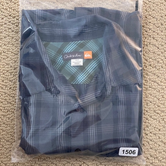 QUIKSILVER Blue Plaid Short Sleeve Collared Shirt Men M Medium - Picture 6 of 6